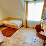 Und Gutsgaststaette Rappenhof 3*