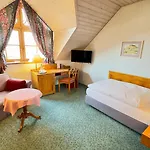 Отель Und Gutsgaststaette Rappenhof Вайнсберг